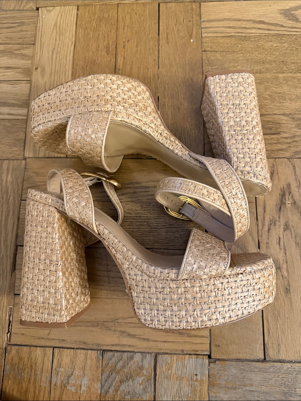 Dolly Verona Sandal In Beige Leather and Natural Raffia